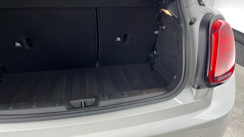 MINI Hatchback 135kW Cooper S Level 2 33kWh 3dr Auto Electric Hatchback